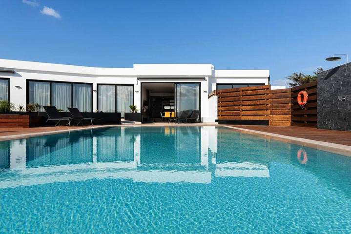 Chalet para 10 personas, con piscina además de vistas y jardín, Se admiten mascotas en Lanzarote - 3