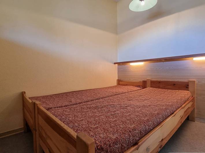 Ganze Wohnung, Sonnige Ferienwohnung in Südwest-Lage, direkt an den Pisten, 5 Pers., Kostenloses WLAN, Parkplatz in Saint-Étienne-en-Dévoluy, Le Dévoluy