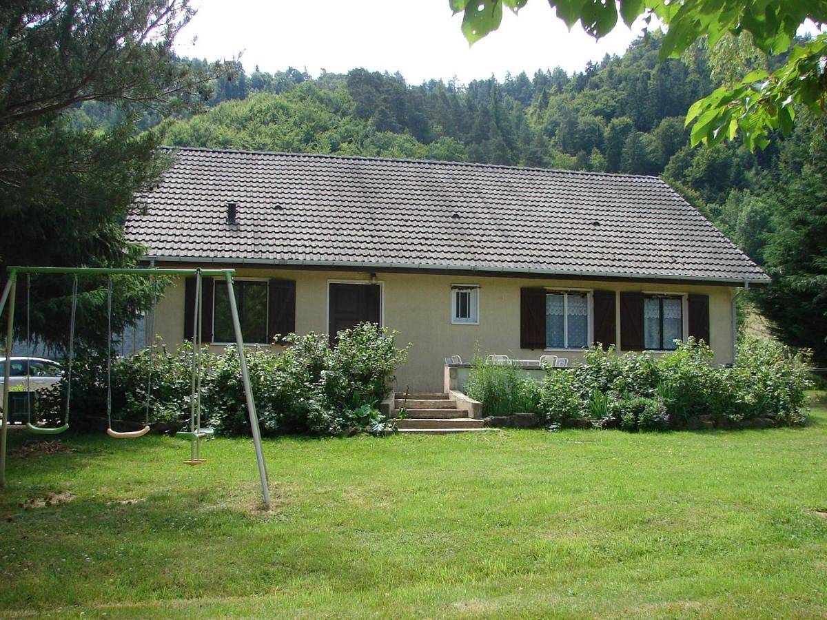 Cottage in Chambon-sur-Lac, Parc naturel régional des Volcans d'Auvergne