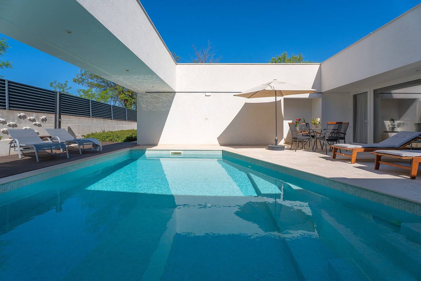 Villa Island Pearl: A Stunning Oasis of Luxury and Serenity on Brač Island in Nerežišća, Brac