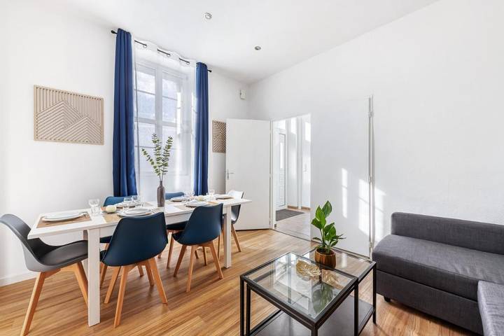 Location de vacances pour 8 personnes, avec piscine et terrasse à Pissos - 2