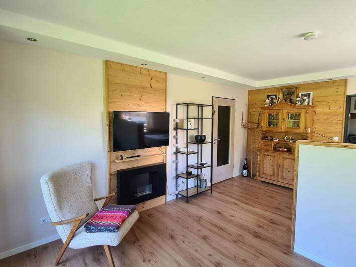 Ganze Wohnung, Komfortable Ferienwohnung mit überdachter Terrasse in ländlicher Lage. in Steibis, Oberstaufen