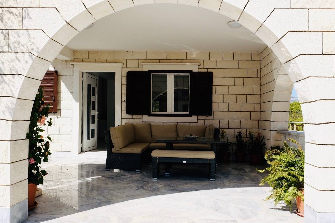 Vacation Rental for 4 Guests in Povlija, Selca and Sumartin, Brac
