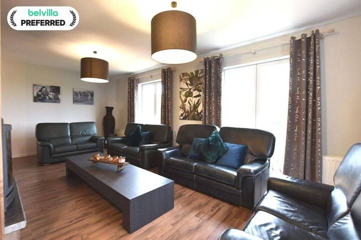 Location de vacances pour 14 personnes, avec jardin ainsi que terrasse et jacuzzi dans Roesbrugge-Haringe