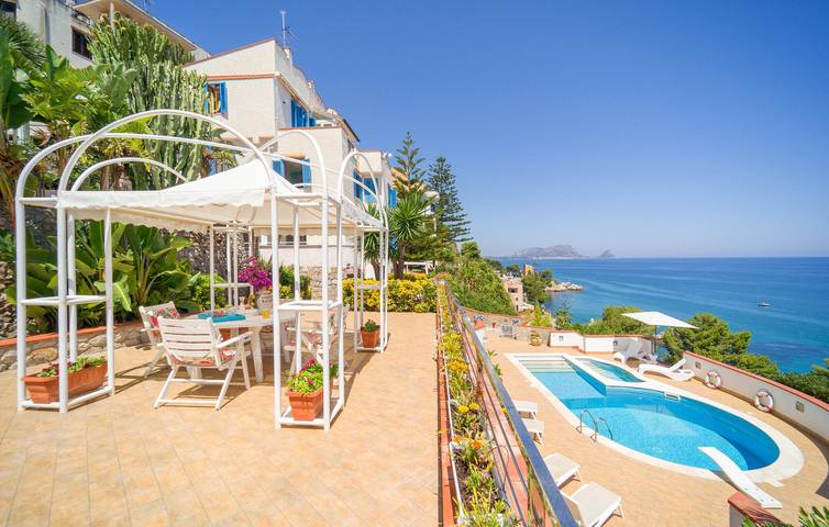 Appartement mit Meerblick, Pool und WiFi, in der Nähe von Villa Nosa - für 6 Personen in Torre Colonna-Sperone, Altavilla Milicia