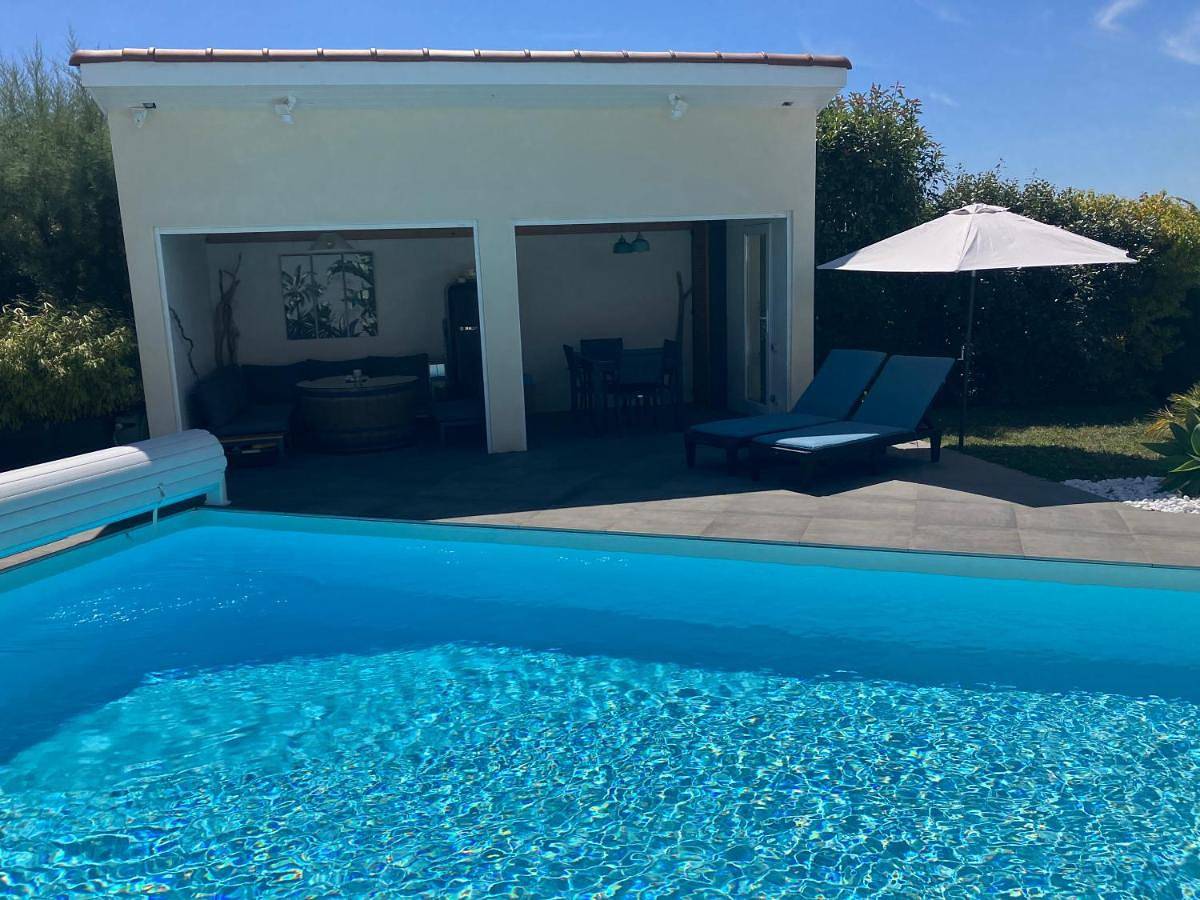 Gite Bambou avec piscine in Beauvallon, Lyon et ses environs