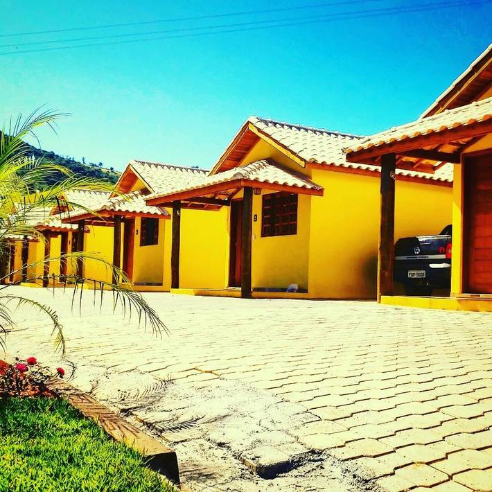 Pousadas para 2 pessoas, com jardim e vista e ainda piscina and balcão em Socorro
