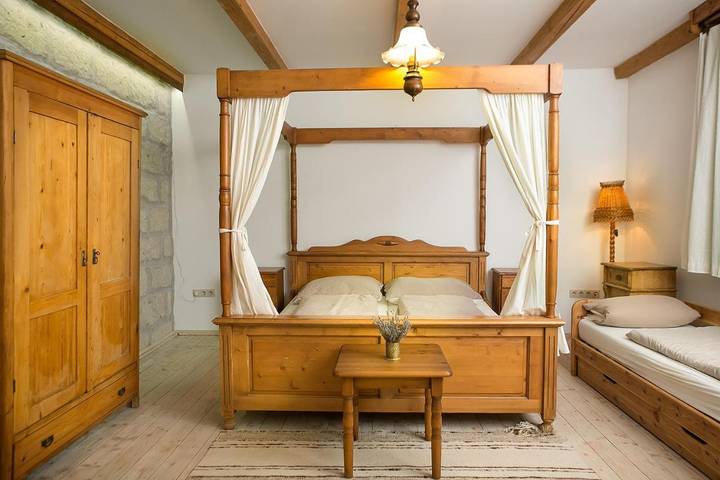 Gîte pour 3 personnes, avec vue et jardin à Eger