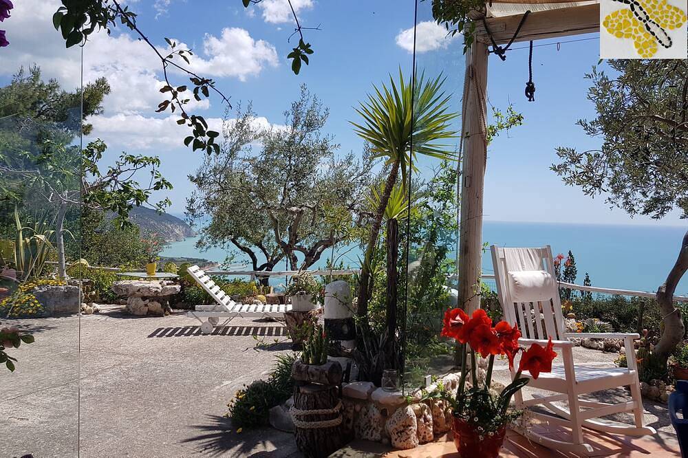Entire apartment, - Gli Orizzonti di Agata - Villa with a wide view of the sea - Tulipano - in Mattinata, Gargano
