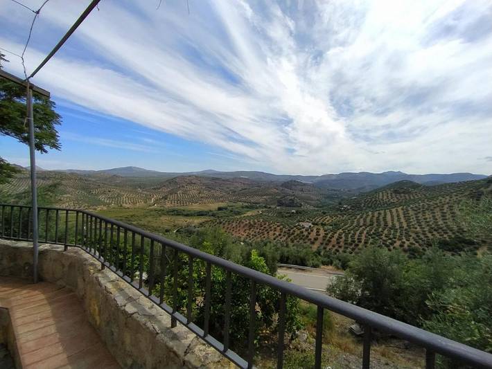 Casa rural para 12 personas, con Balcón y Terraza además de Jardín y Piscina en Valdepeñas de Jaén