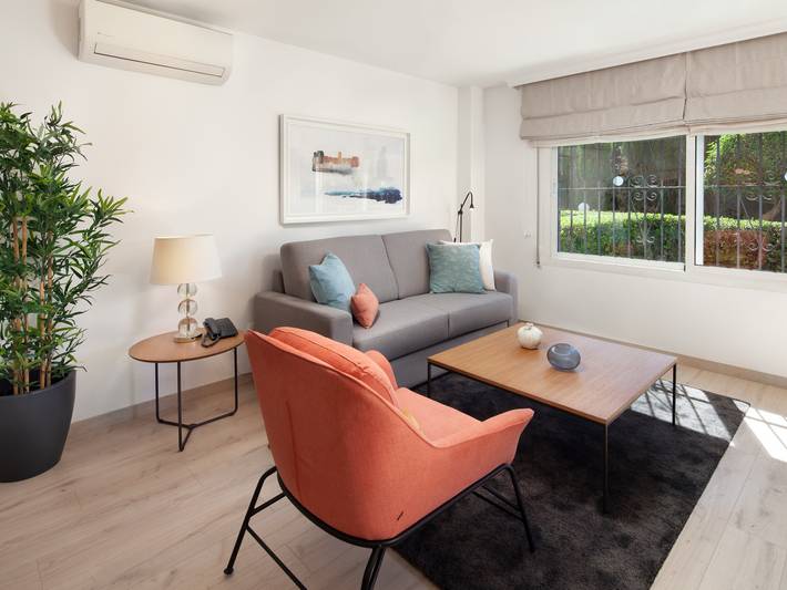 Apartment for 3 people, with pool and garden, with pets in Mijas Costa