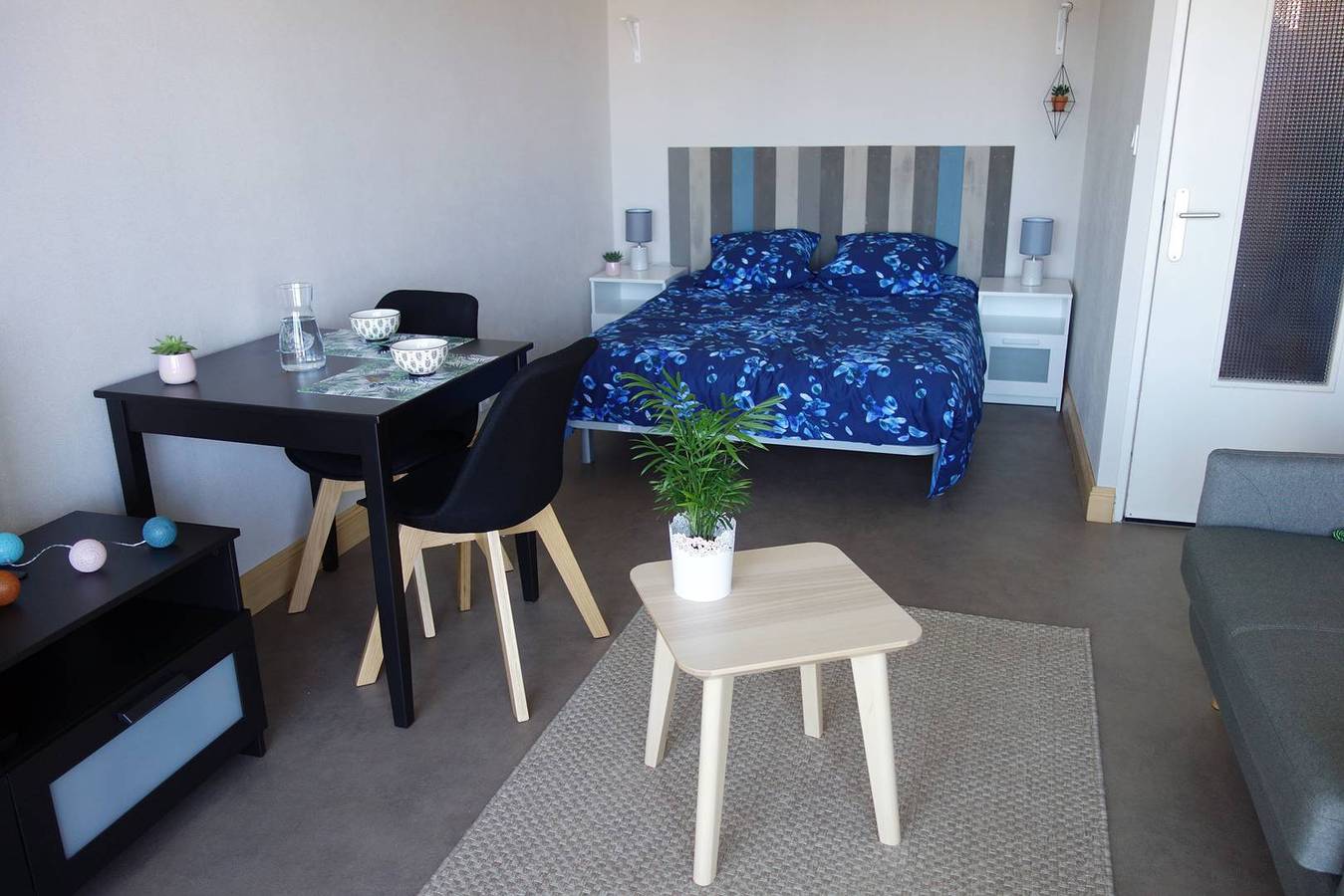 Appartement entier, Appartement Superbe Vue Mer avec balcon, Wifi, à Tregastel in Trégastel, Côte de Granit Rose