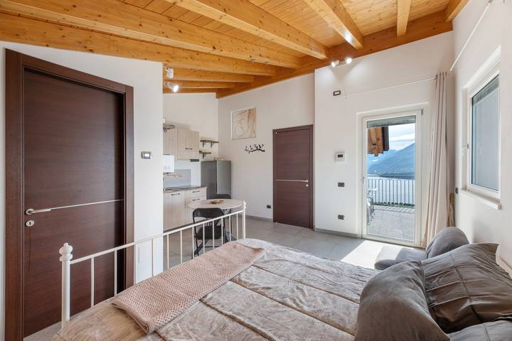 Location de vacances pour 2 personnes, avec jardin et vue sur le lac, animaux acceptés dans Lombardie - 2