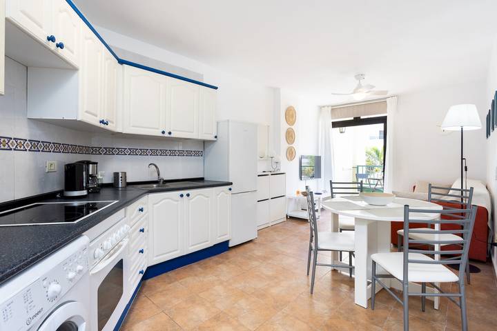 Gîte pour 3 personnes, avec piscine et terrasse dans Las Galletas - 4