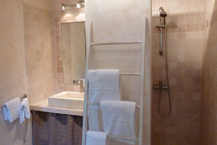 Gîte pour 2 personnes, avec jardin et terrasse à Roussillon - 3