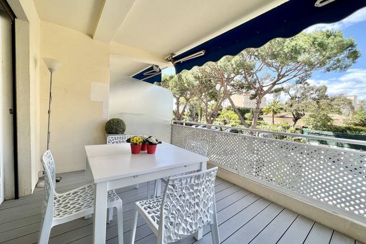 Ferienwohnung für 4 Personen, mit Balkon und Terrasse in Cannes