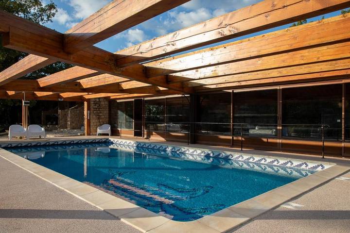 Gîte pour 4 personnes, avec piscine ainsi que jardin et vue à Caseneuve - 2