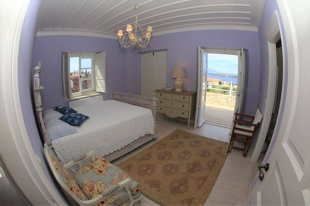 Luxury pool villa Arte in Spetses in Spetses