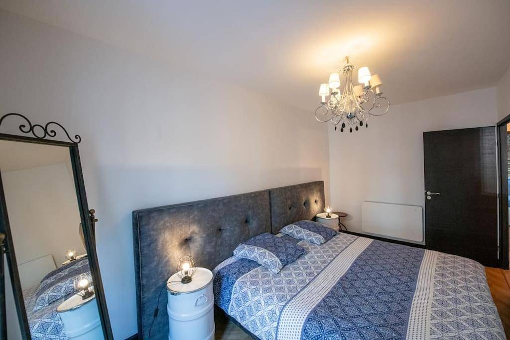 Appartement entier, La Suite de Chantilly - Appartement de 80m2 avec Jacuzzi privé ! in Chantilly, Oise