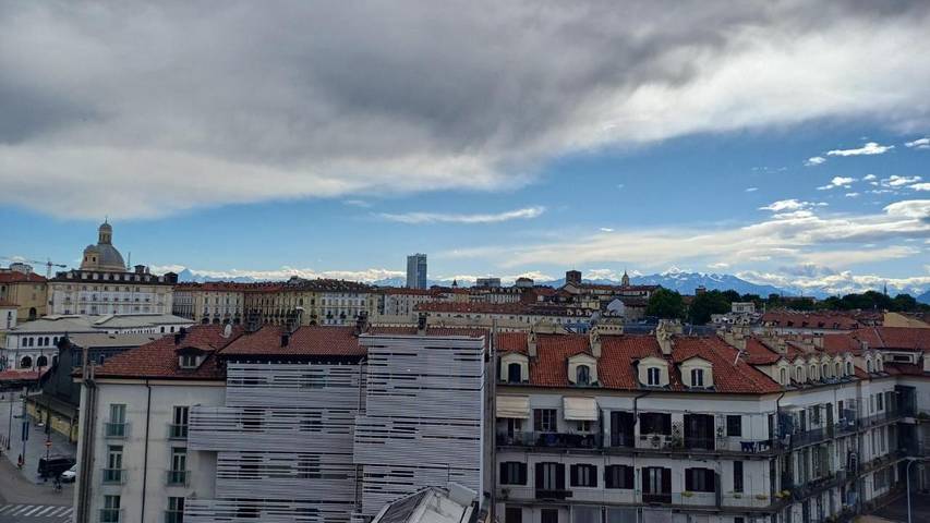Casa de huéspuedes para 2 personas, con vistas y balcón, Se admiten mascotas en Turín