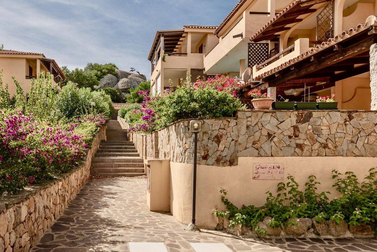 Appartamento intero, Baia de Bahas Bilocale 4 posti letto, con A.C, a pochi passi dal mare in Villaggio Marineledda, Golfo Aranci