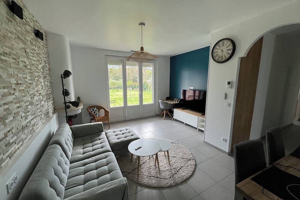 Green Escape – Spacious 3Br House with Garden & Ac near Bordeaux in Cenon, Bordeaux region