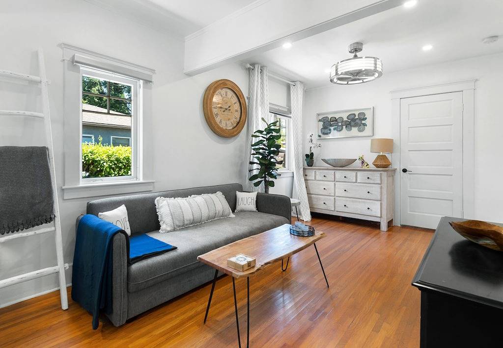  Recently Renovated Retreat for 5 Travelers in Culver City, Los Angeles County