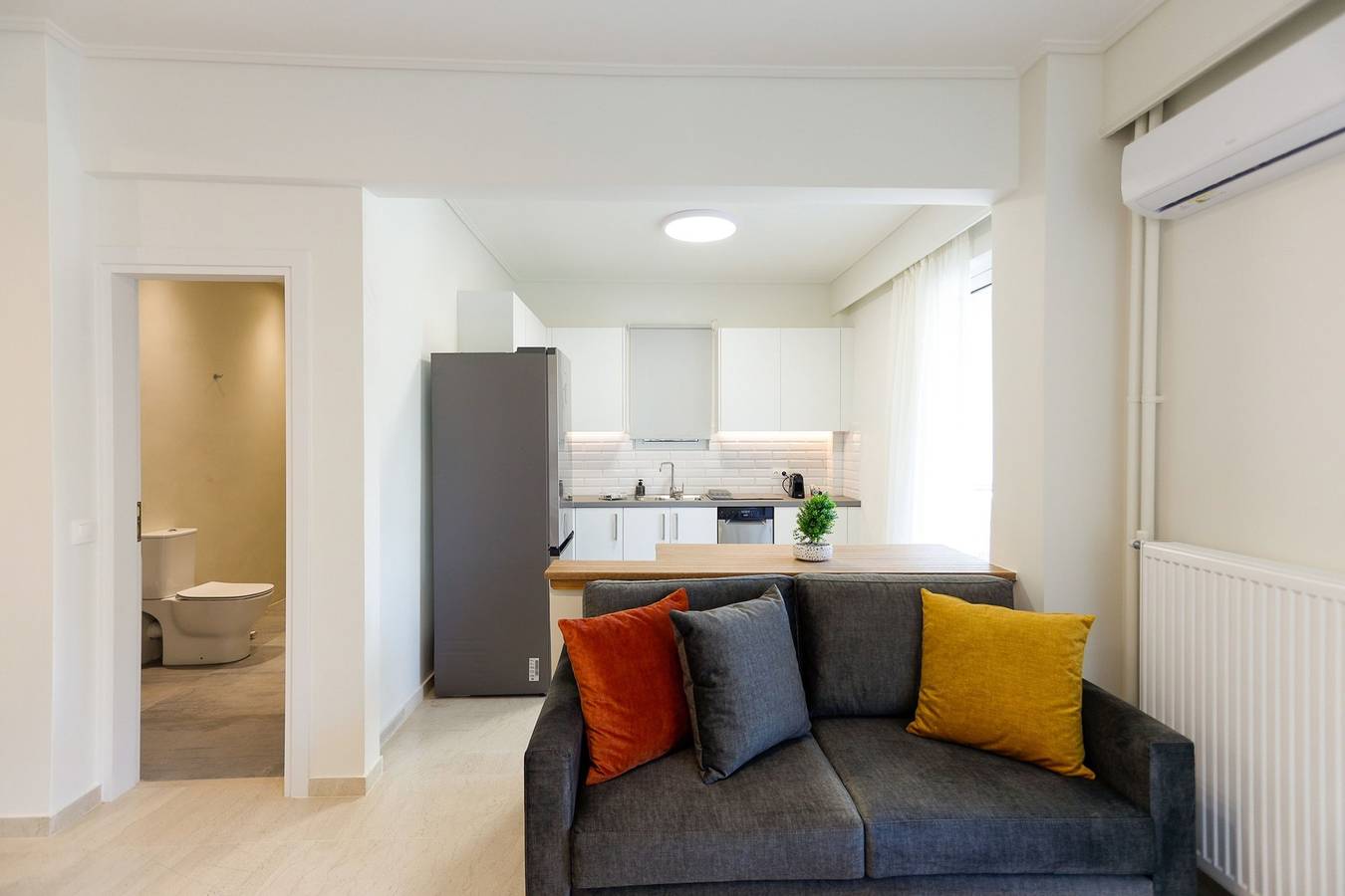 Ganze Wohnung, Modern 2-Bedroom Apartment in Downtown Glyfada in Glifada, Süd-Athen