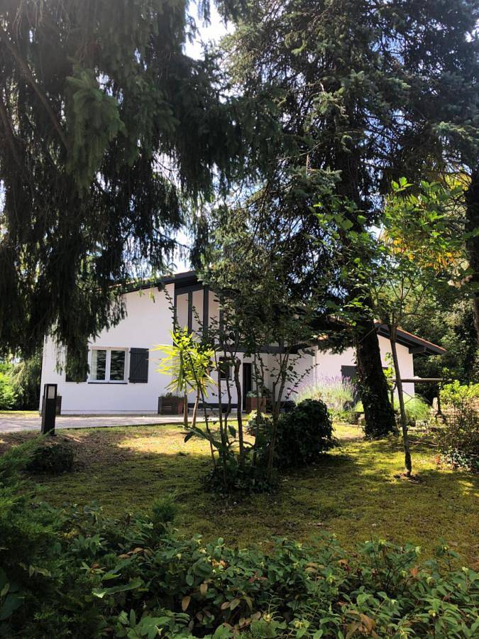 Location de vacances pour 11 personnes, avec jardin à Saubion