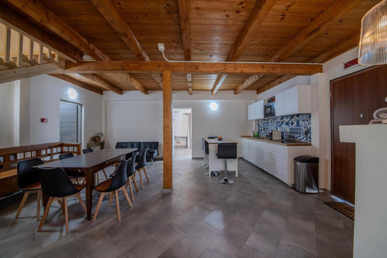 Casale in legno nella natura laziale in La Storta, Rome