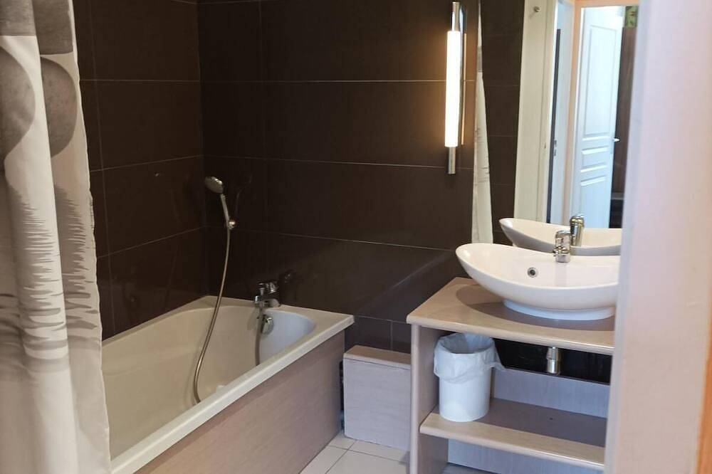 Ganze Wohnung, 2te Etage, schwimmbad, hammam, terrasse, balkon, parkmöglichkeiten, fernseher, 55m², Pra Loup in Jausiers, Nationalpark Mercantour
