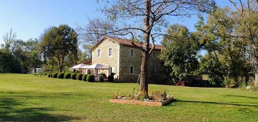 Maison d’hôte pour 2 personnes, avec jardin et piscine à Vic-Fezensac