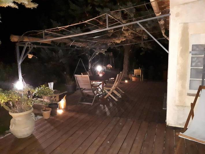 Chambre d’hôte pour 5 personnes, avec Balcon et Terrasse ainsi que Jardin et Vue à Flassans-sur-Issole - 4
