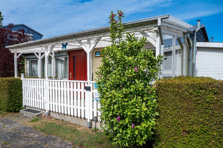 Bungalow für 4 Personen, mit Terrasse und Garten in Mönkebude