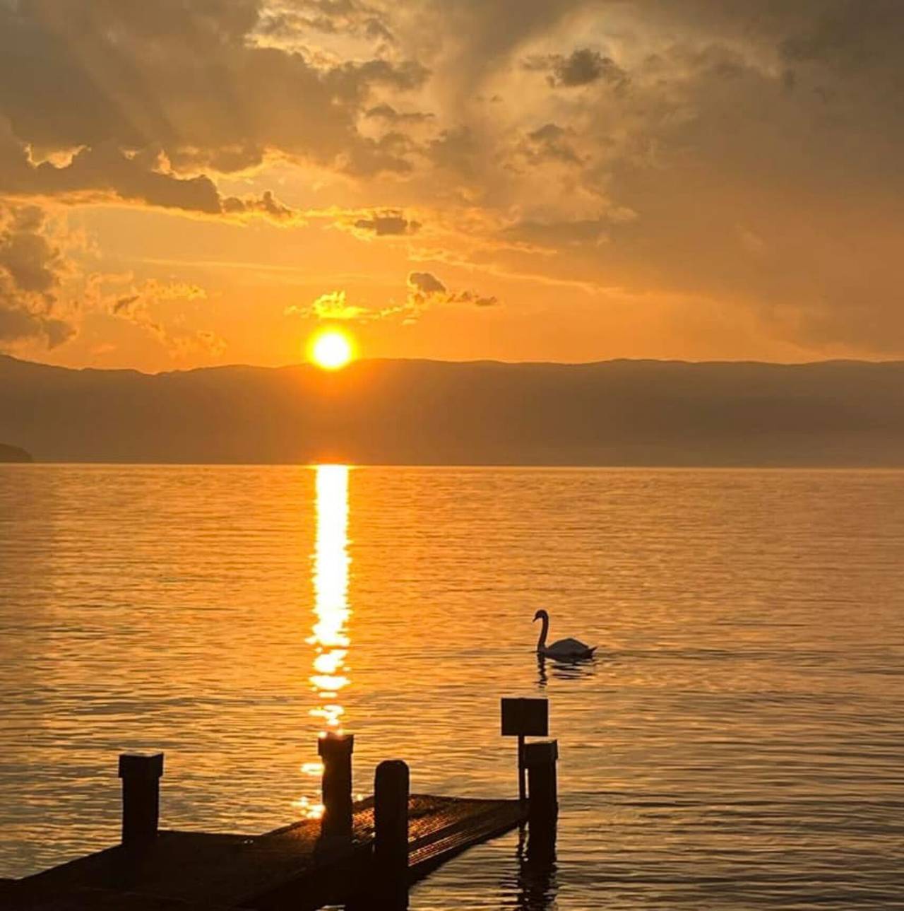 Caravane 'Les Bord Du Lac Léman' avec vue sur le lac, terrasse partagée et jardin privé in Sciez, Région de Thonon-les-Bains