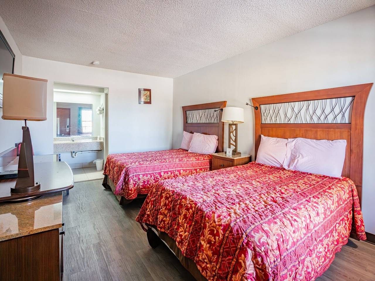 Entire apartment, Deluxe 2 Full Beds | Walterboro in Walterboro, Colleton County
