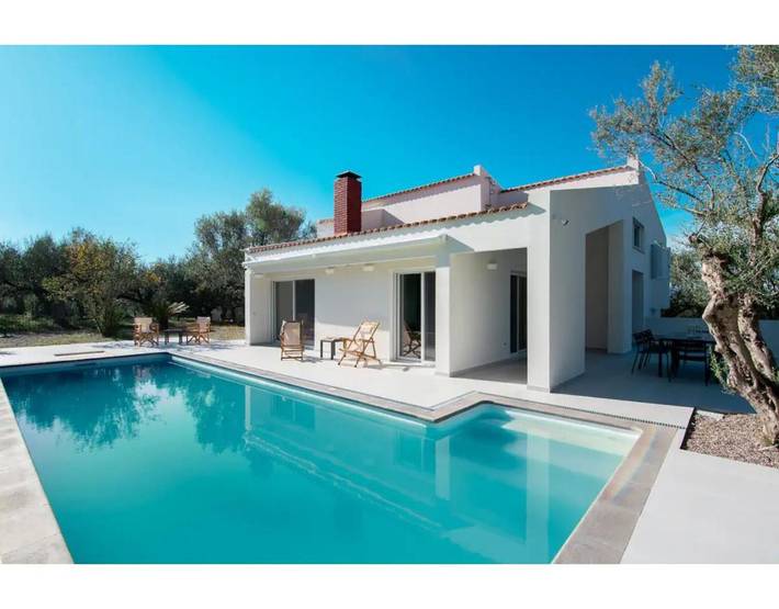 Chambre d’hôte pour 10 personnes, avec jardin et piscine ainsi que vue et balcon