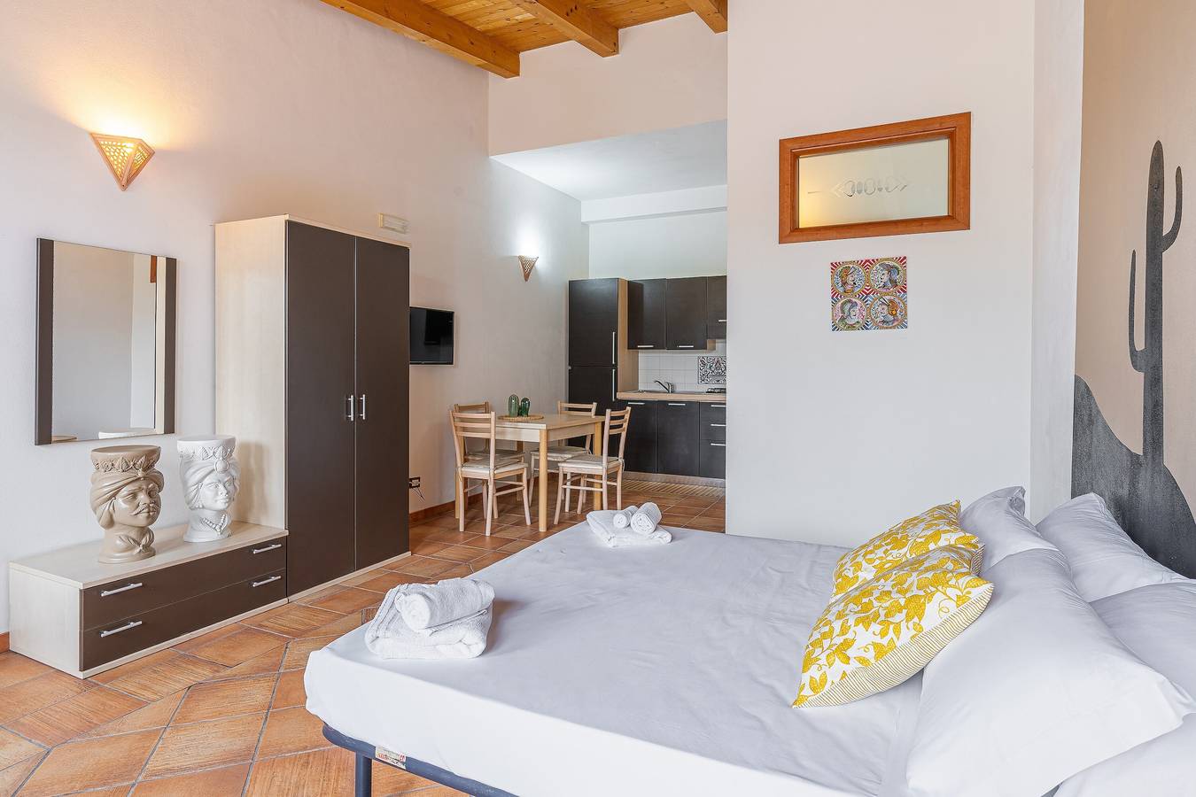 Appartement entier, Appartement « Pathos Retreat Zagara » avec piscine partagée, Wi-Fi et climatisation in Syracuse, Province de Syracuse