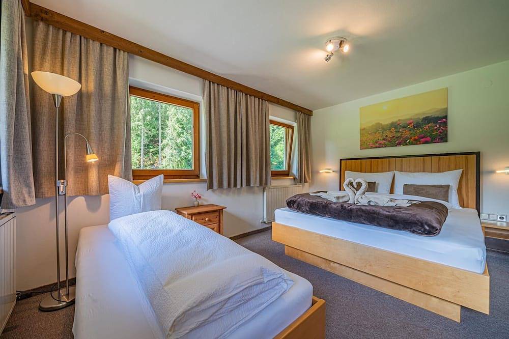 Traditionelles Ferienhaus in ruhiger Tallage in Westendorf (Tirol), Kaisergebirge