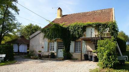 Gîte pour 6 personnes, avec terrasse et jardin à Vitry-Laché