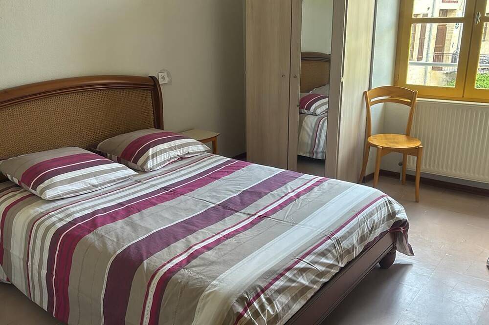 Welcome to Auberge les Clarisses with its relaxation area, communal kitchen in Gourdon, Quercy