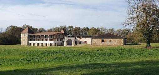 Cottage pour 2 personnes, avec jardin et vue ainsi que piscine et terrasse, animaux acceptés à Bourdeilles
