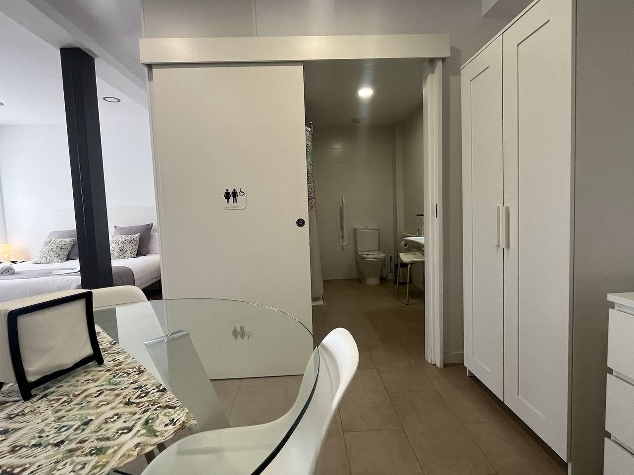 Entire apartment, Reig 1.Studio up to 4 pax. Valencia in Valencia, Costa de Valencia