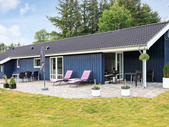 Feriehus for 6 personer, med Jacuzzi og Terrasse i tillegg til Sauna i Jerup