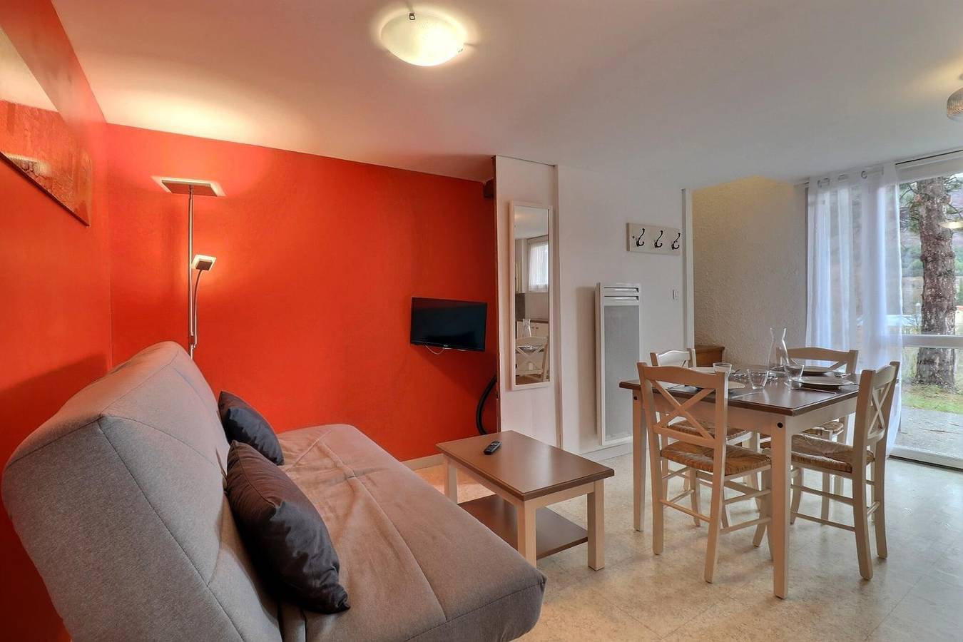 Gîte für 3 Personen mit Pool in Montbrun-les-Bains, Nyons und Umgebung