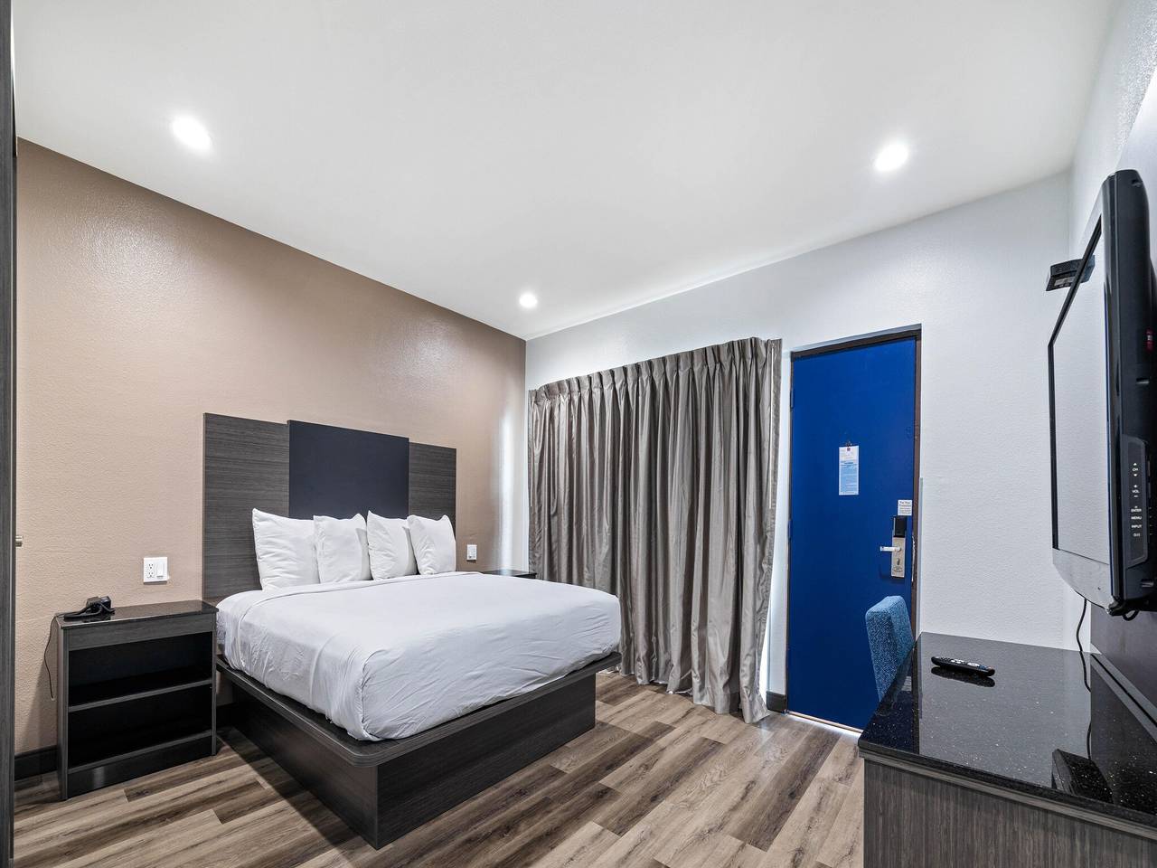 Geheel appartement, 1 kingsize bed | Nsmk | Koelkast | Uitzicht in Oceanside, San Diego County