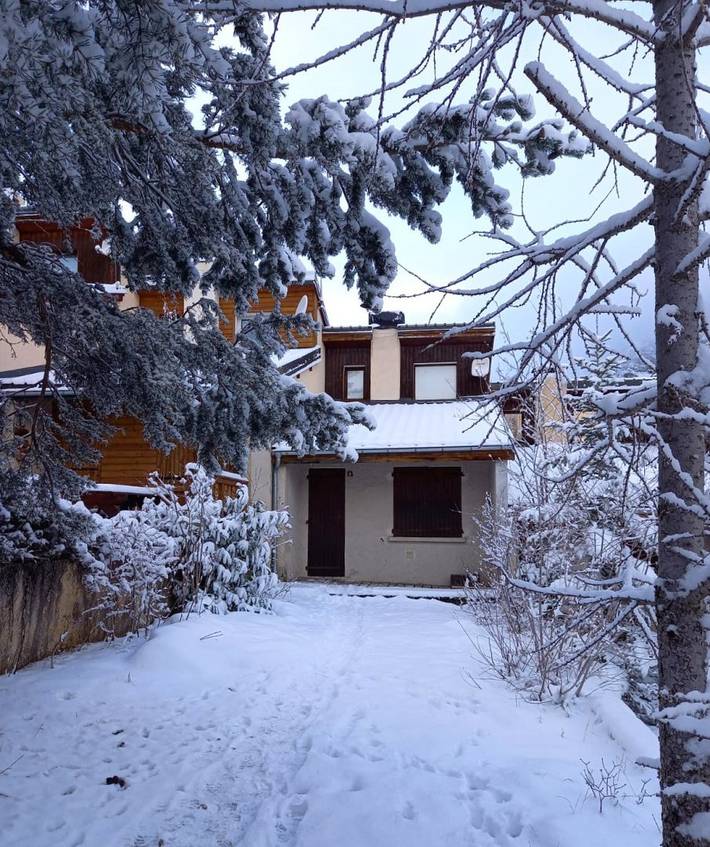 Maison de campagne pour 7 personnes, avec terrasse à La Condamine-Châtelard