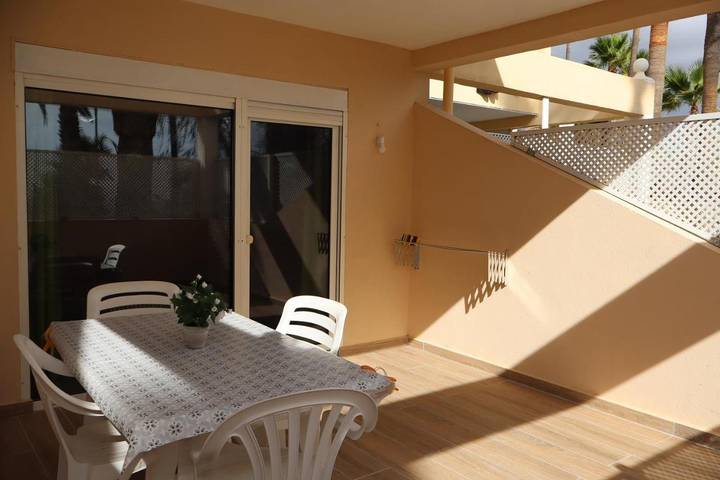 Apartamento de vacaciones para 5 personas, con terraza y piscina además de piscina para niños y vistas - 1