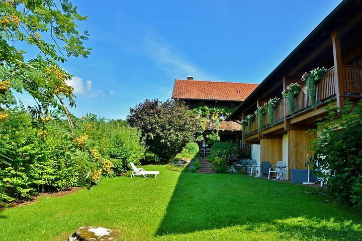 Pension für 4 Personen, mit Balkon und Balkon/Terrasse sowie Terrasse und Garten