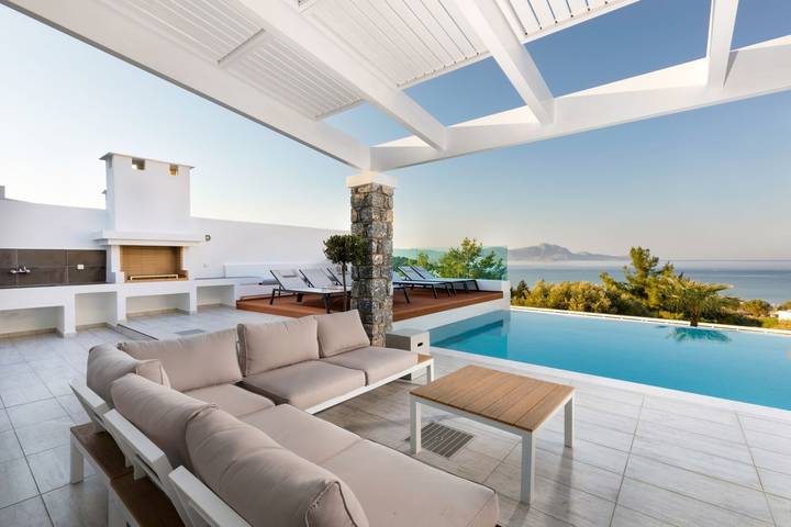 Ferienhaus für 8 Personen, mit Garten und Pool sowie Meerblick